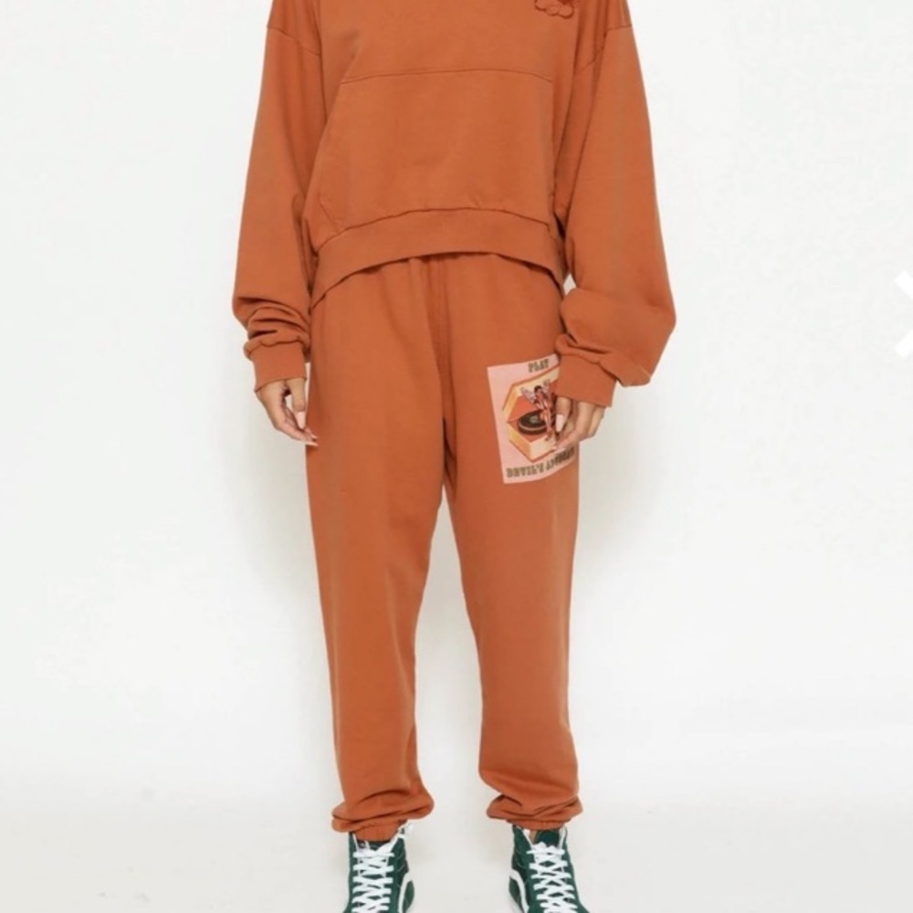 Boys Lie Turn The Tables Sweatpants in Rust